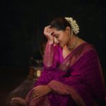 Rashami Desai Instagram – Traditional and more importantly feeling complete 
.
.
#rashamidesai #rashamians #diva #immagical✨🧞‍♀️🦄 #whatelseispossible #rythmicrashami💃 #love