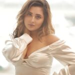 Rashami Desai Instagram - Just like sparkling wine 🍷 . . Shot by : @amitkhannaphotography Styled by : @manalijagtap Assisted by : shreya and pankaj . . #rashamidesai #rashamians #fashion #photography #shootlife #workmode #selfmade #manalijagtap #diva #whatelseispossible #immagical✨🧞‍♀️🦄