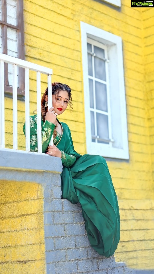 Rashami Desai Instagram - Waiting and waiting and waiting wali feeling 😌 . . Wearing @shaistaalikhanofficial Managed by @tdfbysnehachuri @sneha.churi Jewellery @Shagnaofficial Jewellery By @RimaDidThat Video by @sk_.click Make up @_manimua Hair @nikita_makeover_ . . #rashamidesai #rashamians #diva #love #shaishtaalikhan #sak #indiangirl #whatelseispossiblenow #immagical✨🧞‍♀️🦄 The focus City Studio