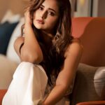 Rashami Desai Instagram - Welcoming 2023 in style 💫 ❤️ . . Clicked @amitkhannaphotography Styled @manalijagtap Assisted #sheya #pradeep . . #rashamidesai #rashamians #1stjan2023 #diva #fashionicon #bestwishes #love #immagical✨🧞‍♀️🦄 Radisson Blu Mumbai International Airport