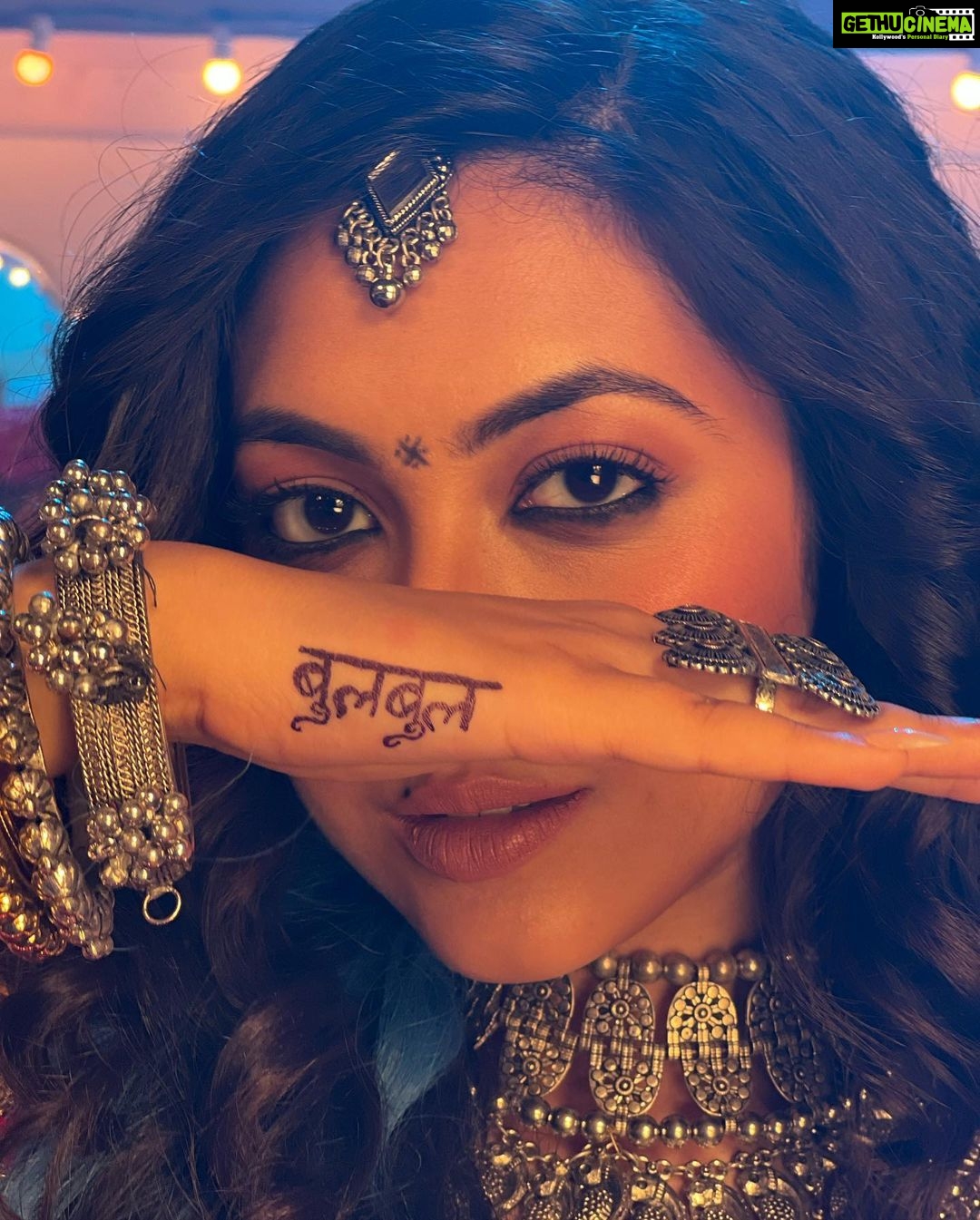 Reem Shaikh Instagram - Today , a year back … a beautiful and most special journey began which might have ended on screen but will forever continue in my heart. 🤍❤️ #fannaishqmeinmarjawaan #aakhi