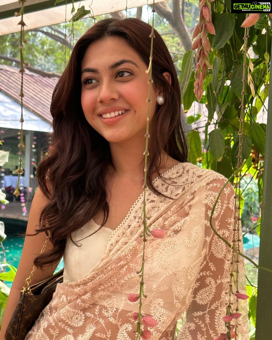 Reem Shaikh Instagram - when she smiled, the stars sparkled, the moon glowed, and the sun shined. the universe knew, how rare she was.