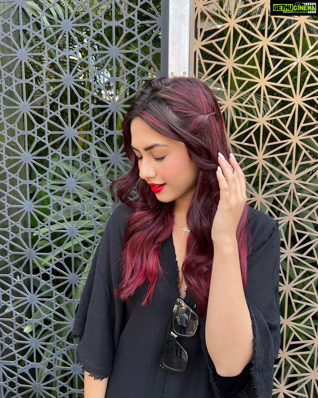 Reem Shaikh Instagram - Throwback to good red hair days.