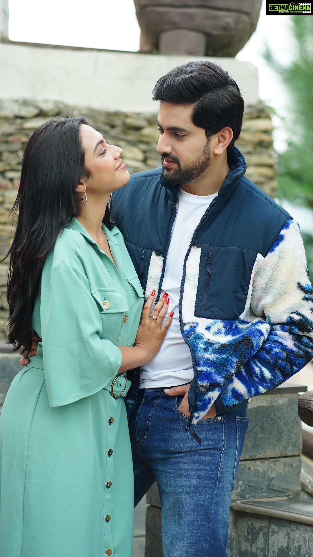 Reem Shaikh Instagram - Finally, Your Wait Is Over #BahutBewafaHaiWo Out Now ❤ Link In Bio Go & Watch and Don’t Forget to Like Share & Subscribe. Link - https://appopener.com/yt/g44si94y2 Label - @kashishmusicofficial Singer - @Javedali4u Lyrics & Music - @AbhishekThakur Cast - @zainimam_official @reem_sameer8 Director - @akshayk.agarwal Produced By - @AbhishekThakurProductions Digital Distribution - @believeasd Project Design & Casting - @_himanshumishra_official_ Online Promotion - @savage7media Mixing Mastering - @Vijaydayal at YRF Studios
