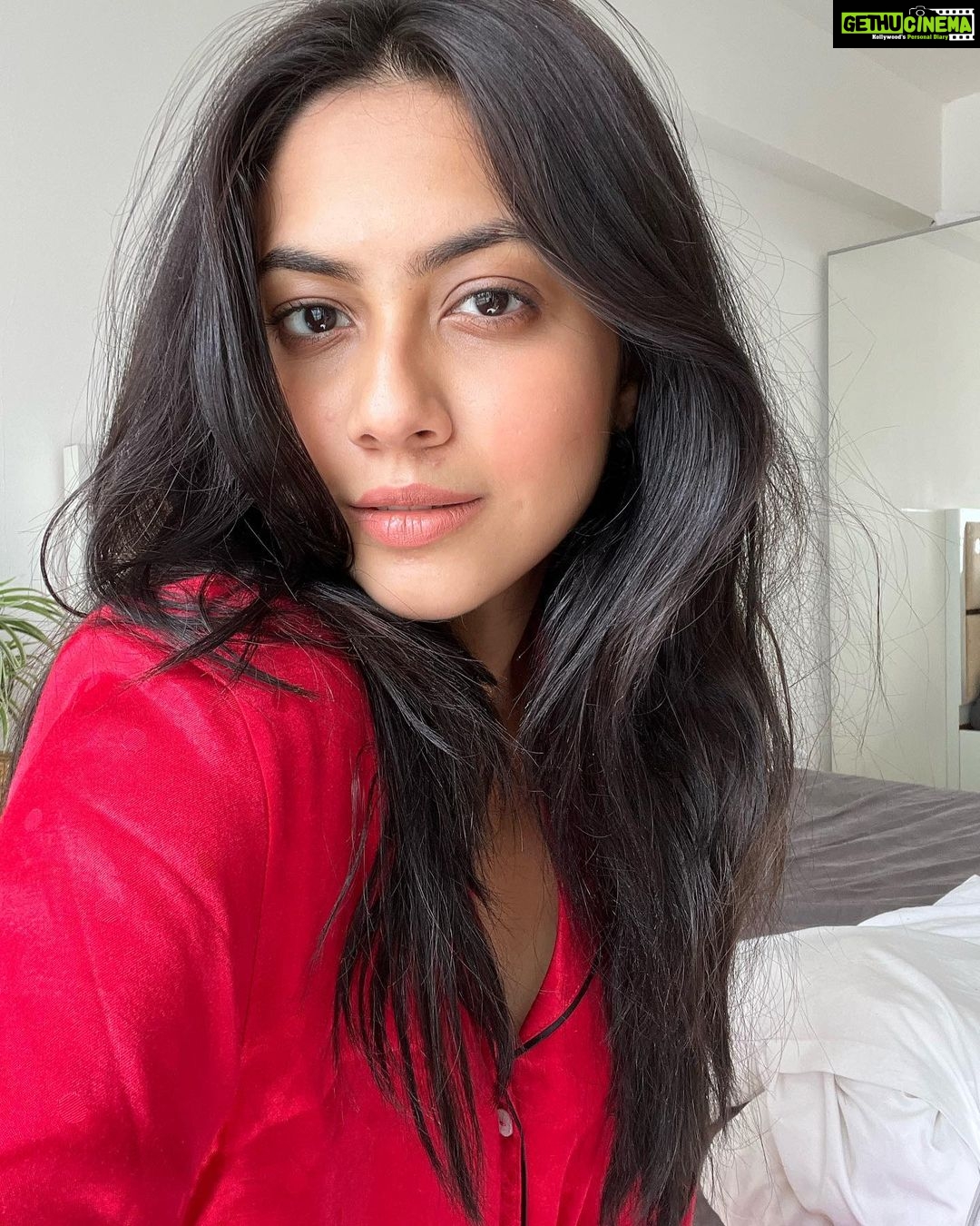 Reem Shaikh Instagram - Just the glow of self love ..❤️