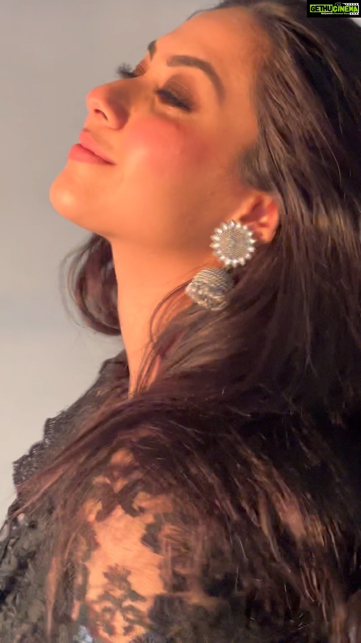Reem Shaikh Instagram - Being a pataka every Diwali has been my thing …🤭