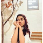 Reem Shaikh Instagram – Turtle necks , hot chocolate and cookies kinda feels… oh damn it’s December already…🤍