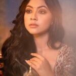 Reem Shaikh Instagram – The Vintage Charm ♥️
InFrame :- @reem_sameer8 
.
Shoot Concept & Styled By:- @nehaadhvikmahajan @bridalsbynam 
.
💄MUA , Hair & Styling :- 
@nehaadhvikmahajan
.
MakeUp :- @myglamm 
.
📸:- @luvisrrani 
.
Outfit :- @rajgharana.rg 
.
Jewelery :- @omsons_bridal_store
.
#reemsameershaikh #reemshaikh #nehaadhvikmahajan #nammakeovers #bridalsbynam