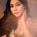 Reem Shaikh Instagram – The Vintage Charm ♥️
InFrame :- @reem_sameer8 
.
Shoot Concept & Styled By:- @nehaadhvikmahajan @bridalsbynam 
.
💄MUA , Hair & Styling :- 
@nehaadhvikmahajan
.
MakeUp :- @myglamm 
.
📸:- @luvisrrani 
.
Outfit :- @rajgharana.rg 
.
Jewelery :- @omsons_bridal_store
.
#reemsameershaikh #reemshaikh #nehaadhvikmahajan #nammakeovers #bridalsbynam