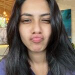 Reem Shaikh Instagram - Feeling weird .… Doing weird … (things) Saying weird …. (Things) Happening weird … (incidents) Making weird … (faces) Ahh why is this weird pimple not going away !!!!🥹 Ps- saying /writing when I’m not down with my days ...
