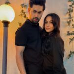 Reem Shaikh Instagram - #aakhi in black @zainimam_official @voot #fannaishqmeinmarjawaan