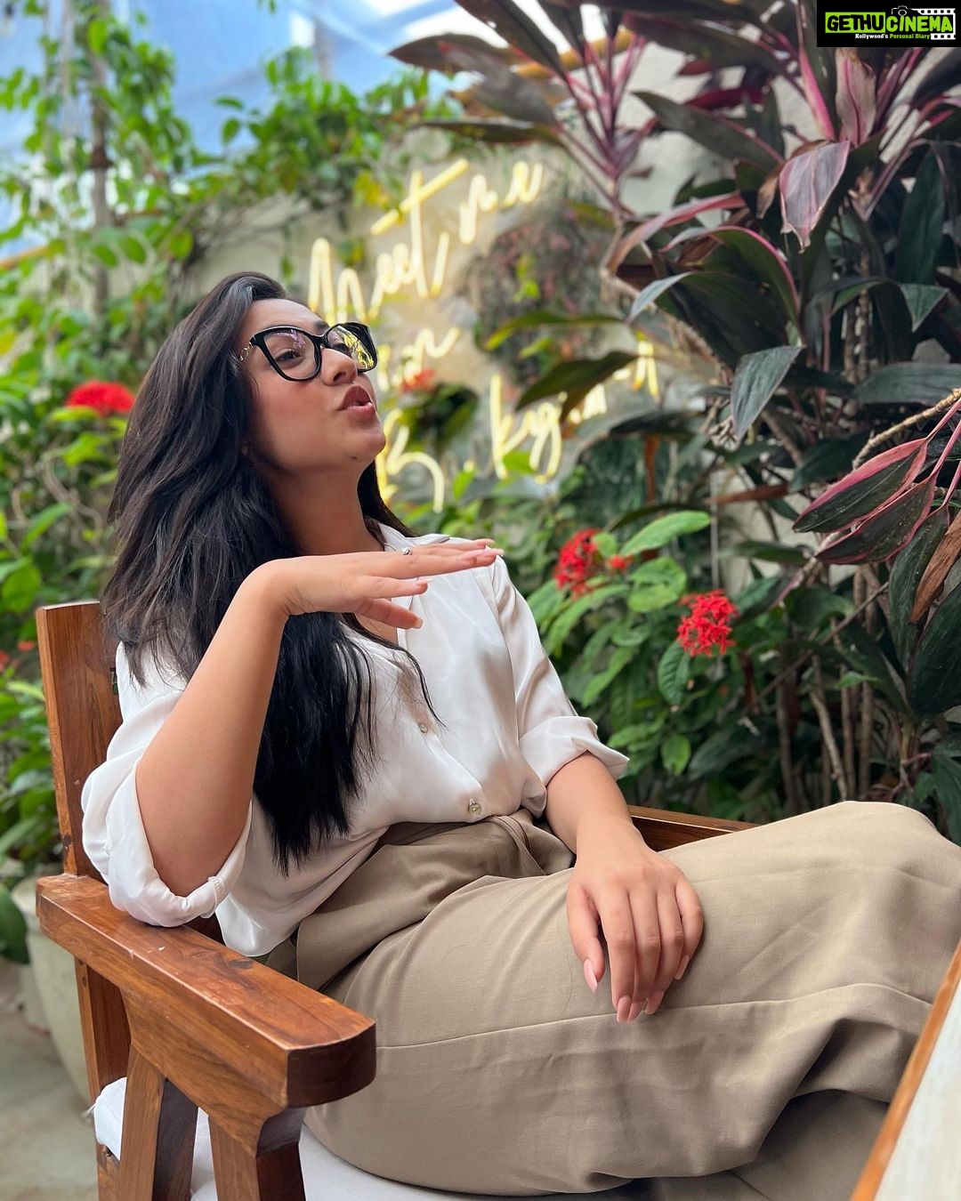 Reem Shaikh Instagram - Just me laughing too much while talking and also laughing at my own jokes…. And then posing for a picture. The Backyard Brew