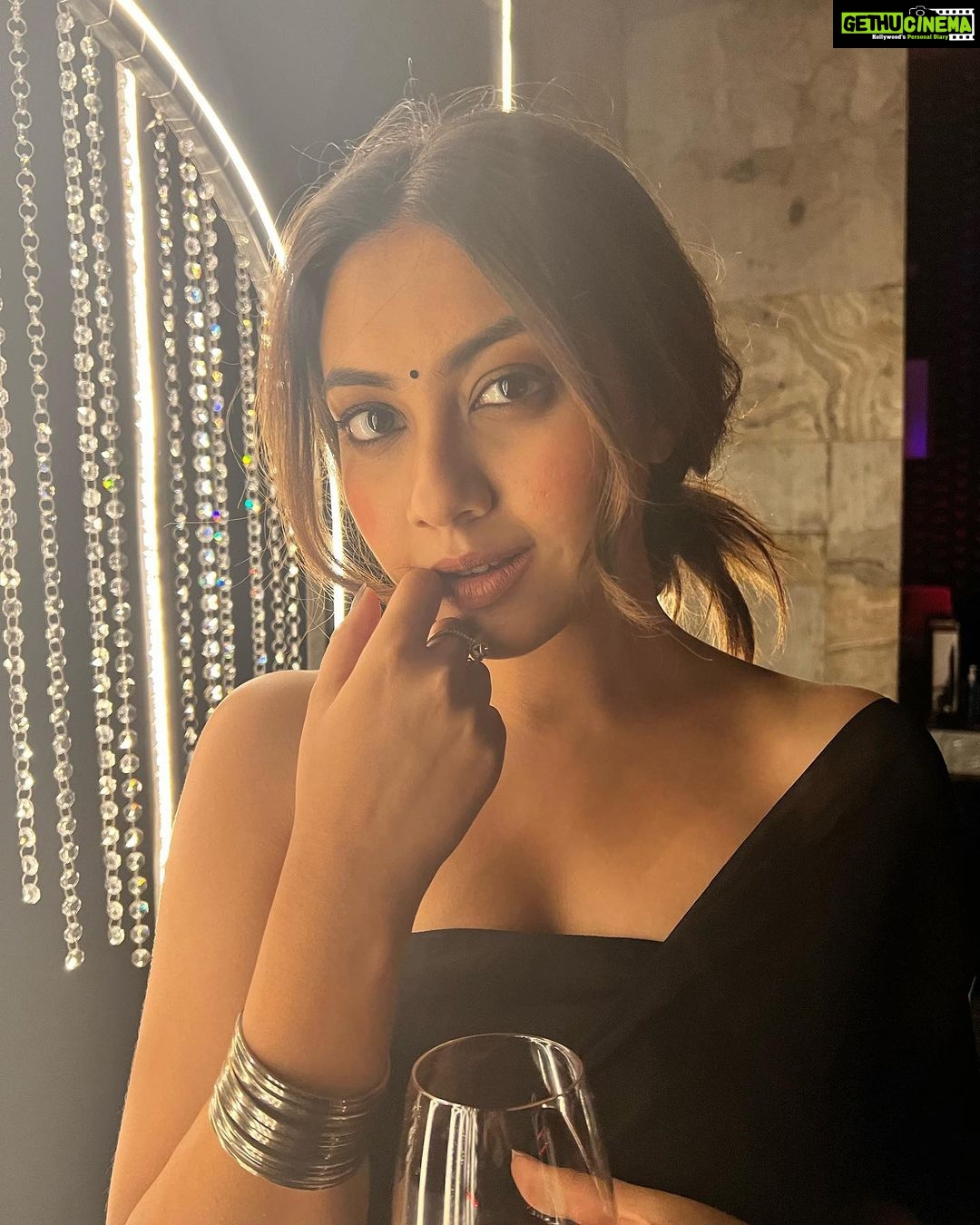 Reem Shaikh Instagram - Eyes underlined with Kajal….
