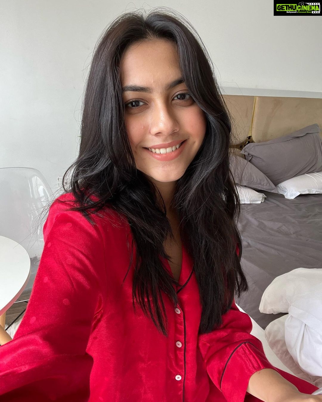 Reem Shaikh Instagram - Just the glow of self love ..❤️