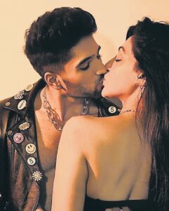 Reyhna Malhotra Instagram - Magic💫💫💫💫💫🌈
Happy birthday to my love❤️

Your love brightens my soul
Your love helped me heal
Your love taught me to be selfless 
Your love is one of a kind ❤️

Tu mere baad mein aaya hain 😄 par tu mujhe  har din kuch seekha tha hain (at times we agree to disagree😝)

Loving boyfriend ,overly caring(like a parent🫢) ,strict trainer 🏋️‍♀️,my bestbud, you play all the roles 😻 and are always guarded about me that does annoy me attimes but deep down I love it all ❤️❤️❤️❤️🧿

Dua mein bus yeh mangti hoon aaj , tumhein woh sab haasil hoon joh is mukammal jahan mein hain 🧿🥰❤️🙏
I love you my Sonu ❤️ your my heartbeat 💓 
Happy birthday jaan @theonlyzeeshankhan