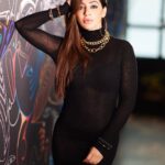 Reyhna Malhotra Instagram - Magic💫💫💫💫💫🌈 Jab poo bani parvati ne bola 🤪 #satyavachan Black makes me look thin #kareenakapoor 🤩 📸 @prashantsamtani 💄 @makeupandhairby_arshin Thnku @inside.episode @brandnbuzz