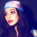 Reyhna Malhotra Instagram - Magic💫💫💫💫💫🌈 Sideways 👀