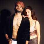 Reyhna Malhotra Instagram - Magic💫💫💫💫💫🌈 He keeps saying , he got my back But mostly I got his back 😀🤩🥰❤️🧿 Love you 😍 ❤️ #dynamite
