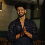 Reyhna Malhotra Instagram - Magic💫💫💫💫💫🌈 Hi, baby do you wanna be mine? Maybe we can see the seaside Wanna kick it with you (I can't even lie) Cupid hit me with a bullseye Hit hard so I wanted to cry Boy , I wanna be with you @theonlyzeeshankhan #iykyk Happy birthday Shongabru @theonlyzeeshankhan ❤️🥰