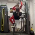 Reyhna Malhotra Instagram – Upside down sit-ups on chin up machine and she nailed it with perfection ❤️❤️❤️ #reels #instagram #trending #viral #mftharrisonjames #studtraining @studtraining101 #coach #personaltrainer