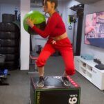 Reyhna Malhotra Instagram – Ball weight is only 12kg🔥🤗😊 #reelsinstagram #reels #explorepage #workout #actress #viral #mftharrisonjames #studtraining @studtraining101