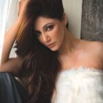 Reyhna Malhotra Instagram - Magic💫💫💫💫💫🌈 In the world of fiasco I choose my fur and fluffy furry 🐈