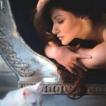 Reyhna Malhotra Instagram - Magic💫💫💫💫💫🌈 #EMMA 🐱 @cashmakeupartistry @darshan.bhanushali_