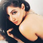 Reyhna Malhotra Instagram - Magic💫💫💫💫💫🌈 🎵 🎵 Unlearning learning nd leaning on me #selflove #selfcare #selfiesunday 😁🦄