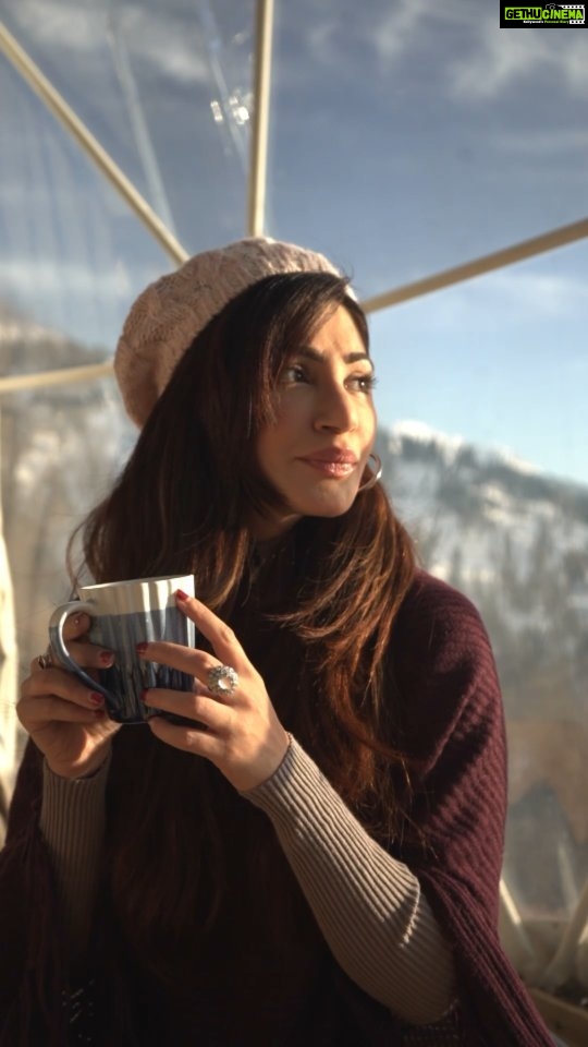 Reyhna Malhotra Instagram - Imaging watching beautiful winter sunset while having warm cup of chai in your Glamorous dome at @glampeco Manali. W/ @iam_reyhna . . . #manali #winters #himachal #viralreels #magic #chaiwithview #sunset Manali, Himachal Pradesh