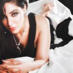 Reyhna Malhotra Instagram - Magic💫💫💫💫💫🌈 I know the reality of a superficial being hence mostly i am disengaged!