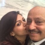 Reyhna Malhotra Instagram - Magic💫💫💫💫💫🌈 Every bit of u is in me Happy Father’s Day ❤️😘🙏 Shippo Manu ke daddy mummy❤️😘 @cagetheage
