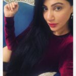 Reyhna Malhotra Instagram - Magic 💫💫💫💫💫🌈 Vis-a-Vis Did my own makeup hair also photographed Bus abh #aatmanirbhar banjaon 😇🤩😜