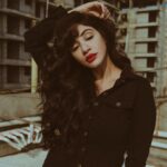 Reyhna Malhotra Instagram - Magic💫💫💫💫💫🌈 Sun moon stars sky came alive Air was fresh and breathing birds chirping and flying It was calm for them Only humans In distress Ever wondered why are we always racing? I open my insta and I see motivational speakers Ever wondered if this also stops what are we gonna do Hence sit back and relax because this is the time to be nature Come alive Stay home 🏠 eat well and mindfully Exercise meditate watch tv meditate yes love and care more❤️🙏😇