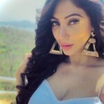 Reyhna Malhotra Instagram - Magic💫💫💫💫💫🌈 🌸