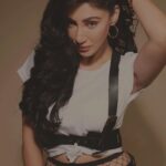 Reyhna Malhotra Instagram - Magjc💫💫💫💫💫🌈 Best thing to hold onto in life is lustrous hair 🤪