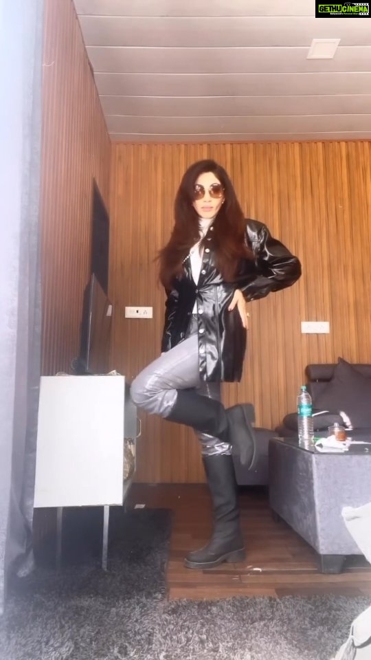 Reyhna Malhotra Instagram - Magic๐ซ๐ซ๐ซ๐ซ๐ซ๐ Being in snow ๐ฅถ is a beautiful experience ๐ป๐ also courageous one too ๐๐ฅถ๐ฅถ๐ฅถ๐ฅถ๐ฅถ๐ฅถ