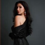 Reyhna Malhotra Instagram - Magic💫💫💫💫💫🌈 #Repost @shwethashettyy with @get_repost ・・・ Glowing Skin Is Always In! . . MakeUp & Hair By Me @shwethashettyy . . InFrame @iam_reyhna 📸 @ashwin.fernandes . . #makeup #makeupbyshwethashettyy #instamakeup #makeupart #powerofmakeup #makeupdolls #makeupartist #mua #makeupartistworldwide #makeupforever #makeupaddict #makeupjunkies #makeupmafia #wakeupandmakeup💄 #instaa_makeup #beautyblogger