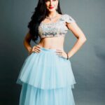Reyhna Malhotra Instagram - Magic💫💫💫💫💫🌈 Hmmmmmm #Indian Beautiful dress @ Nikkishaaoffical