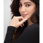 Reyhna Malhotra Instagram – S U R R E A L 

In frame @iam_reyhna 
Styled by @aesana0710
Makeup by @makeup_jockey
Hairstyling by @isha_hmua
Chain @miranabymegha 
Location courtesy @roofberriesbandra @maverick.communication01