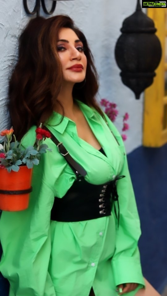 Reyhna Malhotra Instagram - Magic 💫💫💫💫💫🌈 Mein toh hu hi Soni sonu ki 😍 #iykyk . . . . . . . . . . . . #reyhnapandit #reels #reelsinstagram #reelitfeelit #reelsindia #bollywood #kumkumbhagya