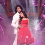 Rhea Sharma Instagram - The Nach season is here !! Starting from tonight at 8pm. Hope you guys like our special act to reveal one of the jodis !! @starplus @shaheernsheikh #mishbir