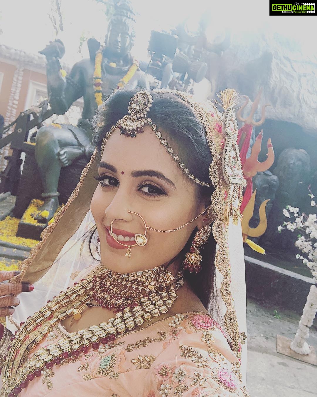 Rhea Sharma Instagram - Dulhaniya 👰🏻🎺#kanakrathi #tsmsp #kanakumakishaadi @starplus ❤️