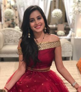 Rhea Sharma Instagram - So FINALLY the rituals of Kanak-Uma ki shaadi begin 😃💍 🎺 #Mehendi #kanakumakishaadi #happytimes #tsmsp