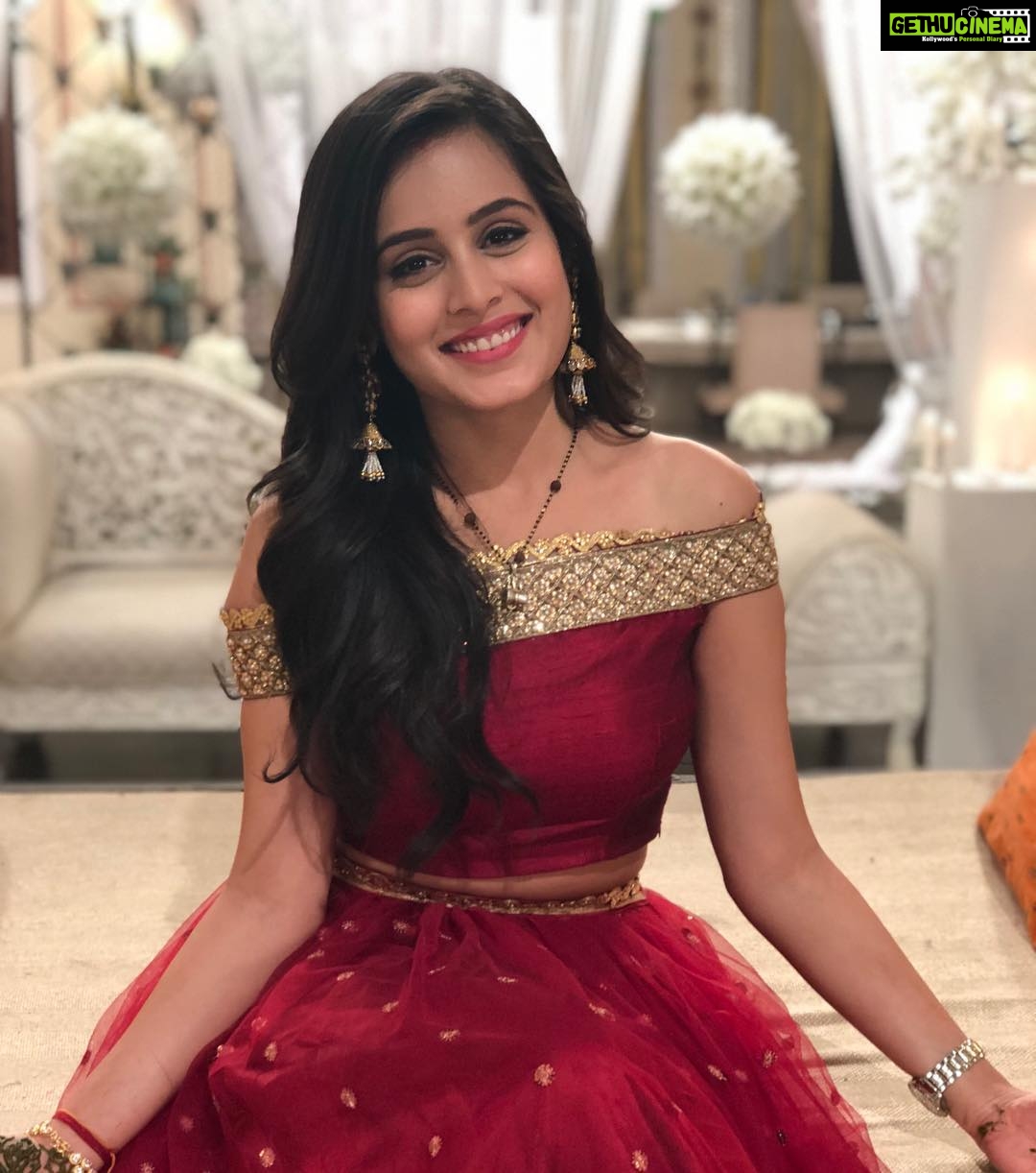 Rhea Sharma Instagram - So FINALLY the rituals of Kanak-Uma ki shaadi begin 😃💍 🎺 #Mehendi #kanakumakishaadi #happytimes #tsmsp