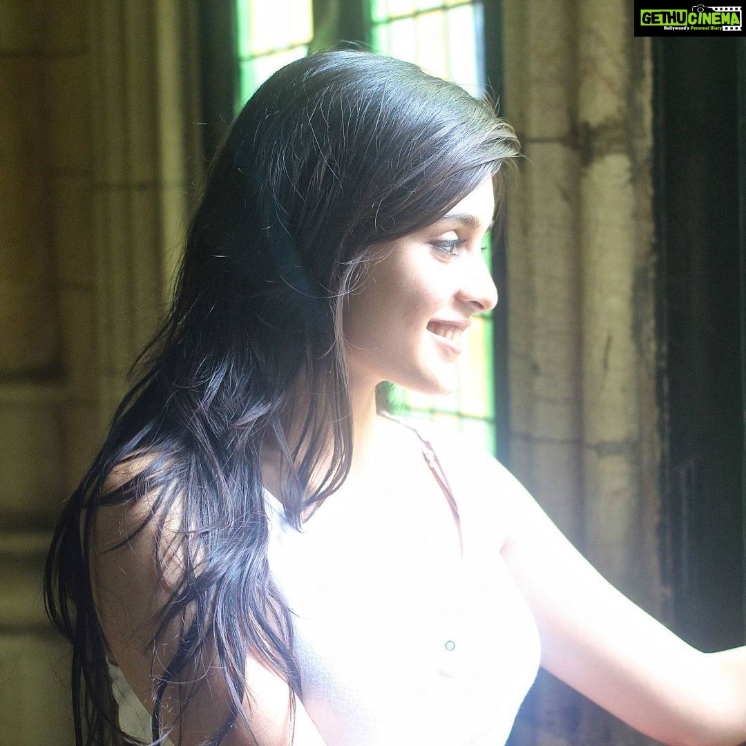 Rhea Sharma Instagram - Sunshine meshine :p