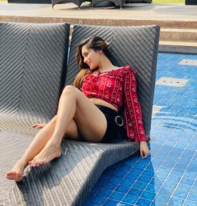Rhea Sharma Instagram - When times are tough, you gotta smile and let the storm pass... #staystrong #staypositive #throwbackmemories