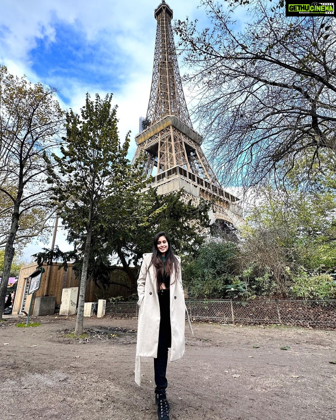 Rhea Sharma Instagram - Manifestations ✨ Can’t describe the fun I had with both of you @gauravsharma31__ and @snehapsharma at one of the special places I have always wanted to visit !! 📸: @snehapsharma ❤️ @gauravsharma31__ ❤️ #eiffeltower #toureiffel #paris #sunnyday #autumn #travel Eiffel Tower, Paris