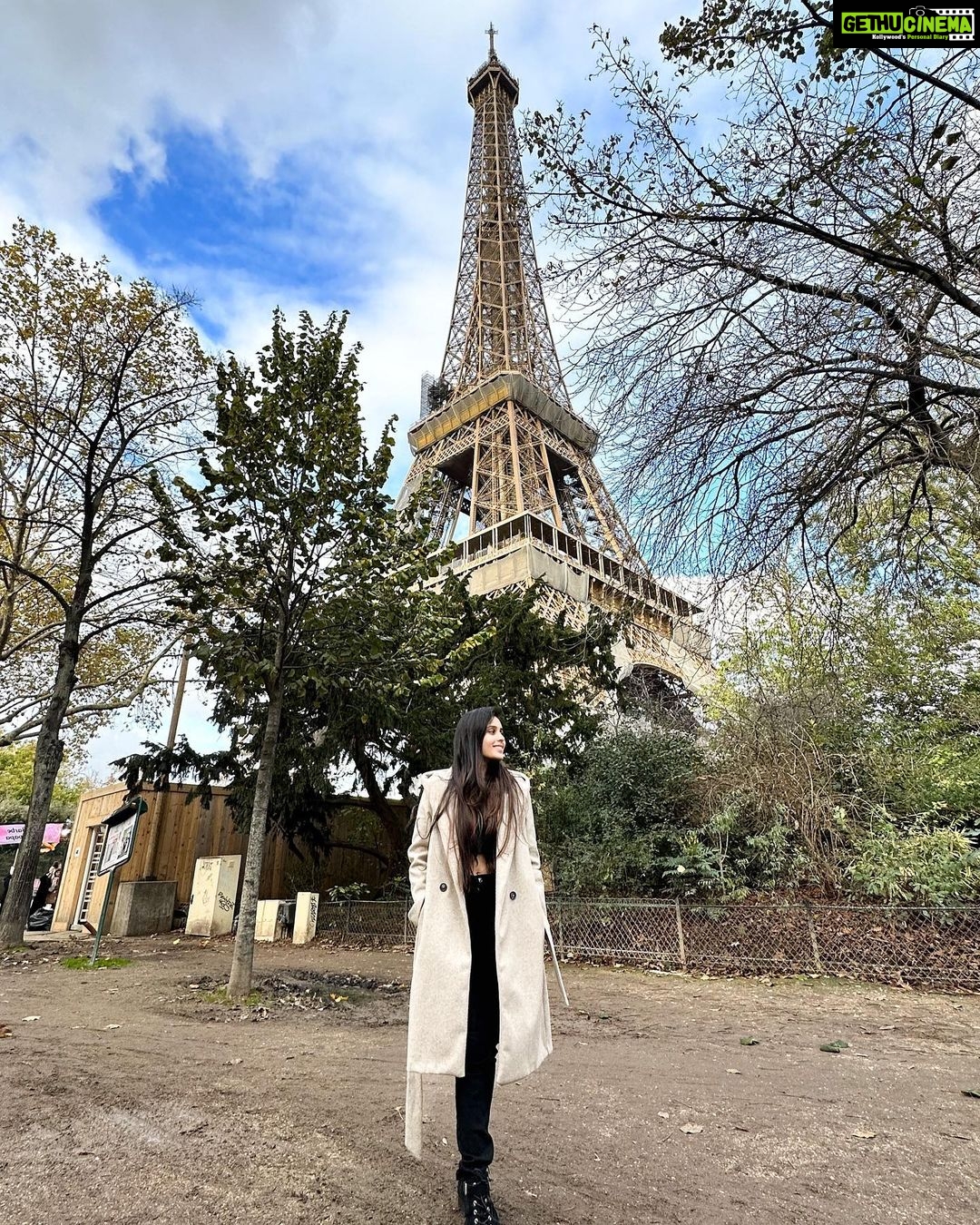 Rhea Sharma Instagram - Manifestations ✨ Can’t describe the fun I had with both of you @gauravsharma31__ and @snehapsharma at one of the special places I have always wanted to visit !! 📸: @snehapsharma ❤️ @gauravsharma31__ ❤️ #eiffeltower #toureiffel #paris #sunnyday #autumn #travel Eiffel Tower, Paris