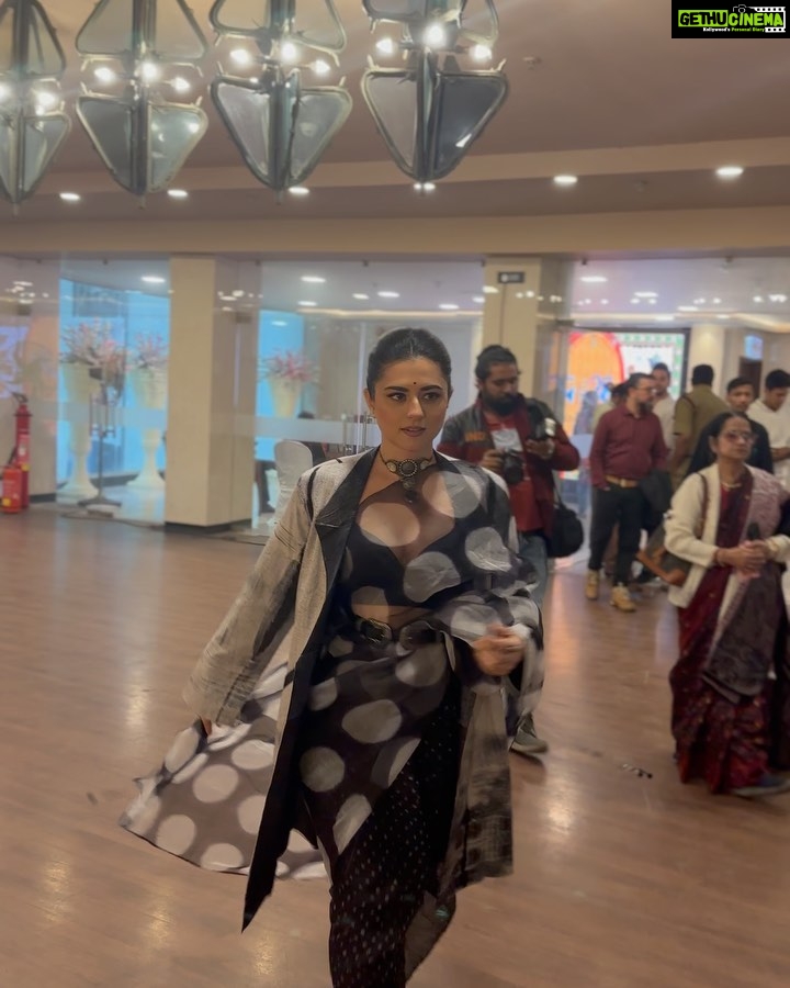 Riddhi Dogra Instagram - If I could do one thing all my life It would quite simply be to watch cinema. And I love being at film festivals. As my first film played for the first time in a film festival in the city that holds culture and art at its core, I couldn't be more grateful and content. #Lakadbaggha premiered at the Kolkata International Film Festival in a theatre that has its own history In time. Nandan-1 A 950 Seater Auditorium that used to be a center for plays and dramatics back in the day now turned into a movie theatre. And what's not to love when it was a Packed House in a film festival.. Loved every bit of everything. The film lover in me, the film student in me is deeply humbled and grateful. 📸 @pujaagarwalphotography Muah @makeupartist_prasenjit Outfit-@thepotplantclothing PR - @sonyashaikh Jewellery @sangeetaboochra Styled by @stylebysaachivj Team @sanzimehta777