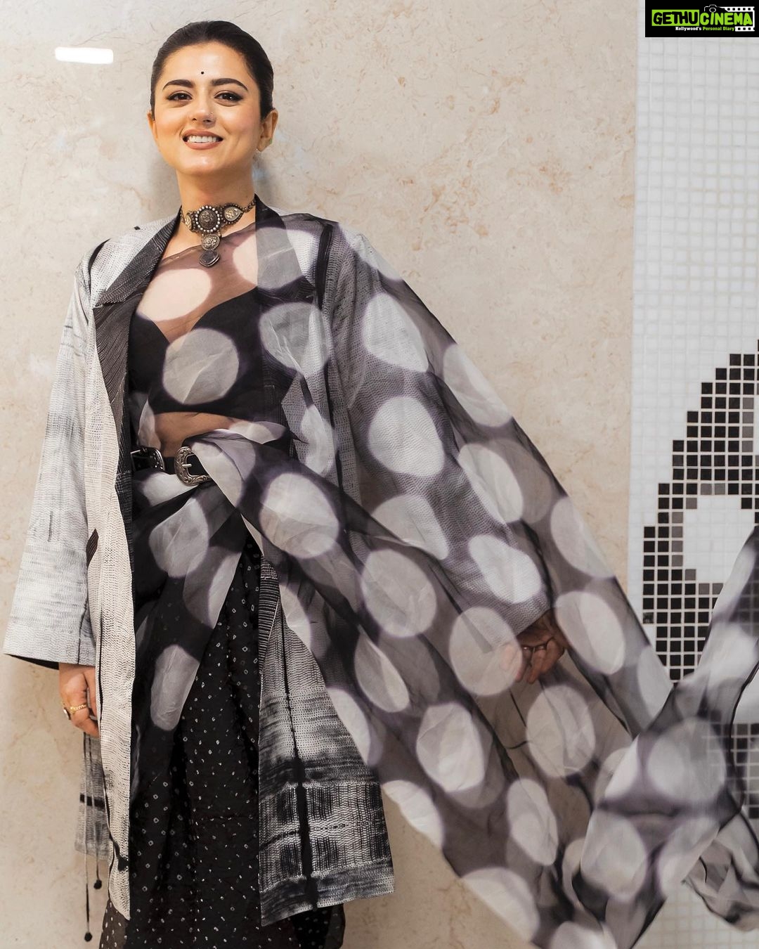 Riddhi Dogra Instagram - If I could do one thing all my life It would quite simply be to watch cinema. And I love being at film festivals. As my first film played for the first time in a film festival in the city that holds culture and art at its core, I couldn't be more grateful and content. #Lakadbaggha premiered at the Kolkata International Film Festival in a theatre that has its own history In time. Nandan-1 A 950 Seater Auditorium that used to be a center for plays and dramatics back in the day now turned into a movie theatre. And what's not to love when it was a Packed House in a film festival.. Loved every bit of everything. The film lover in me, the film student in me is deeply humbled and grateful. 📸 @pujaagarwalphotography Muah @makeupartist_prasenjit Outfit-@thepotplantclothing PR - @sonyashaikh Jewellery @sangeetaboochra Styled by @stylebysaachivj Team @sanzimehta777
